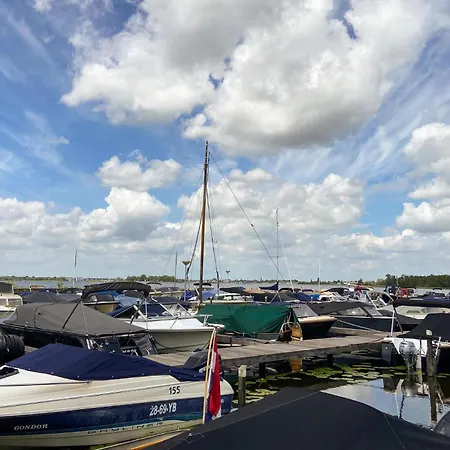 Stunning Ship In With Wifi Botel Loosdrecht
