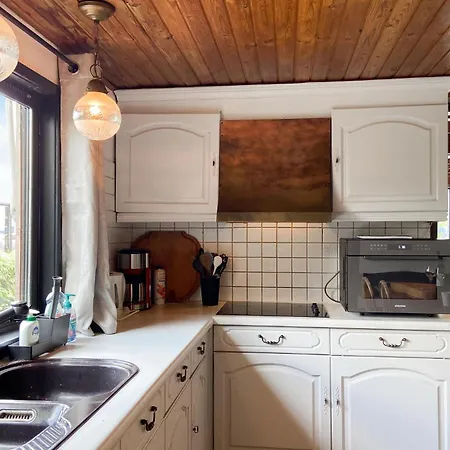 Gorgeous Ship In With Wifi